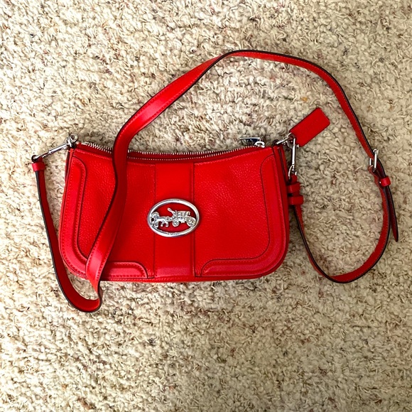 RED COACH CROSSBODY PURSE - Picture 2 of 3